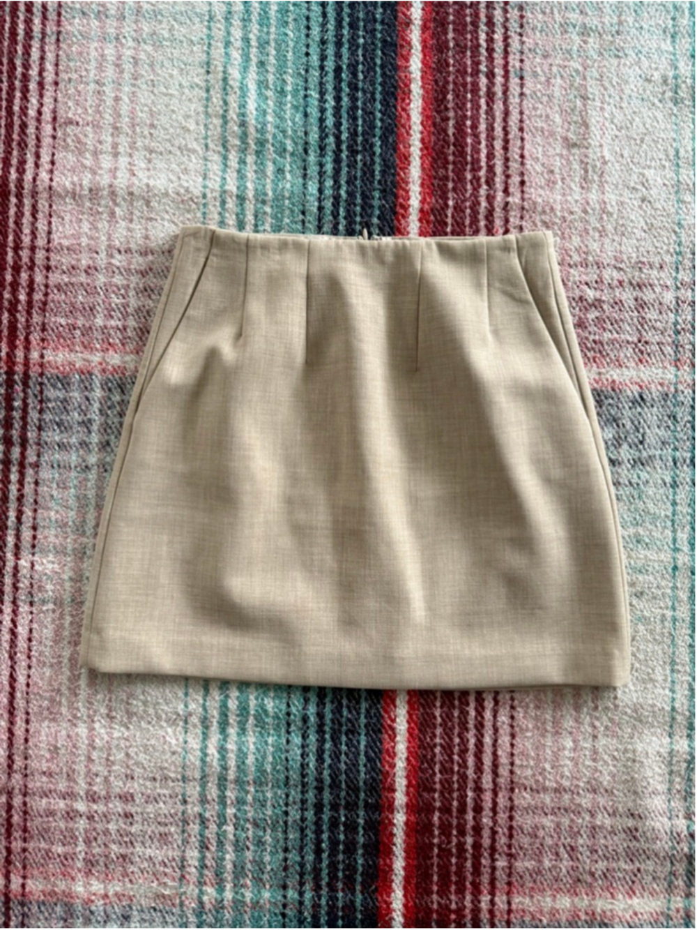Women's Babaton Aritzia Beige Mini Skirt Size 2